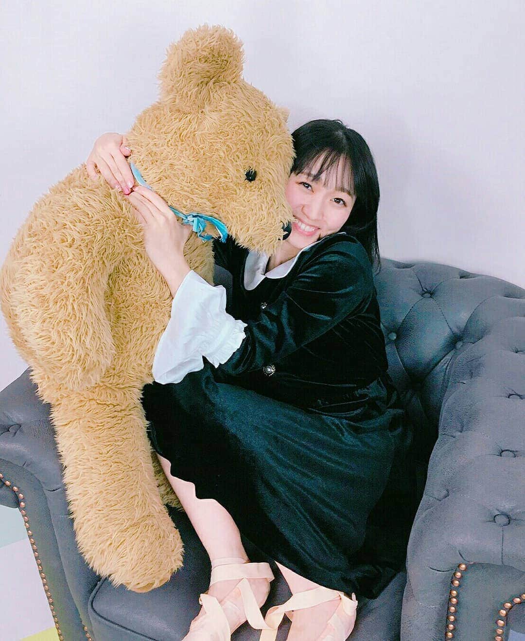 のインスタグラム：「クマとハニーシナモンと、時々、トゥシューズ。 🐻🐻🐻🐻🐻🐻🐻🐰🐻🐻🐻🐻🐻🐻🐻 色々、楽しみにしててね。  #バレエ大好き #ハニーシナモン#ハニシナコーデ #honeycinnamon#🐻#🐻❤️ #🐻💙 #吉本新喜劇#新喜劇 #よしもと新喜劇 #松浦景子#松浦景子バレエ #pointshoes#balletshoes #バレリーナ#バレエ#バレエダンサー#女芸人#芸人#お笑い芸人 #バレエ芸人#バレリーナ芸人 #ballerina#balletpost#balletgirl#ballet_instagram#balletgram#balletlover」