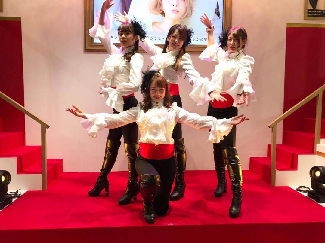森園れんさんのインスタグラム写真 - (森園れんInstagram)「#ドラッグストアショー #ドラッグストアショー2019 #幕張メッセ #8ホール #dariya #palty #クレオディーテ #ヘアカラー #コンパニオン #ダリヤ #ダリヤ王国  #ダリヤブース #5年目」3月16日 21時11分 - ren__m