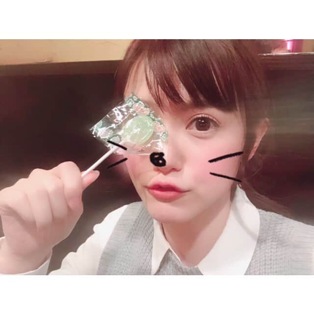 三島ゆかりさんのインスタグラム写真 - (三島ゆかりInstagram)「ペロペロキャンディー😋🍭 これをなめたらいつでも子供に戻れる気がする💖 ある意味魔法のお菓子だね👍 #ペロペロキャンディ #あめちゃん #ペコちゃん #ウインク #子供に戻れる #かわいい #美味しい #青りんご味 #ゆかりんご #三島ゆかり #ゆかりんごチャンネル #ゆかりんごgames #youtube #youtuber #チャンネル登録よろしくね #followｍe」3月16日 21時21分 - apple340