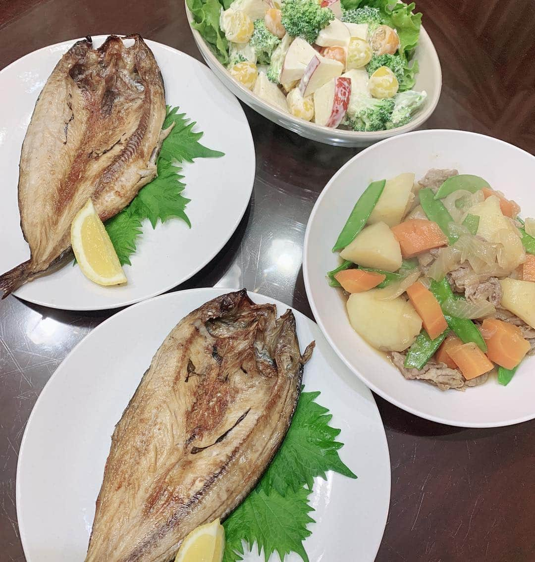 水谷雅子さんのインスタグラム写真 - (水谷雅子Instagram)「#晩御飯#おうちごはん #dinner #dinner_time #肉じゃが #ほっけ塩焼き  #万能かけぽん#シュガーレディ #ブロッコリーとえびのサラダ  #お吸い物#永谷園 #水谷雅子#水谷雅子beautybook50の私」3月16日 21時32分 - mizutanimasako