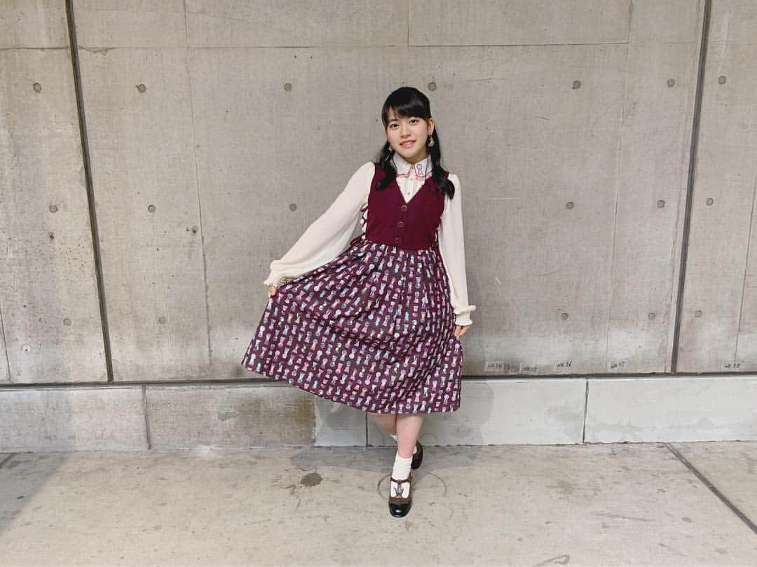 高岡薫さんのインスタグラム写真 - (高岡薫Instagram)「握手会ありがとうございました🥰  みんなとお話しできてよかったバイオリン🎻  今回の私服はアリスがテーマでした！  #握手会 #高岡薫 #アリス #axesfemme」3月16日 21時24分 - kaorumba1129