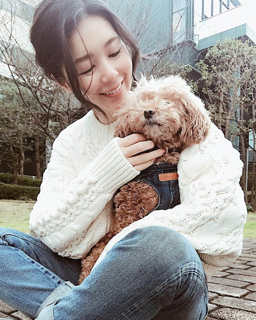 のインスタグラム：「白ケーブルニット着ると ドキドキ胸が高鳴る💓  フレッシュな気持ちになって好き♡  白ケーブルニット着てる男性って素敵だよね✨ 似合う男性って格好良い💕  #outfitoftheday #ootd #outfit #tops #knit #whitecableknit #cableknit #fashion #cordinate #白ケーブルニット #ケーブルニット #ファッション #コーデ」