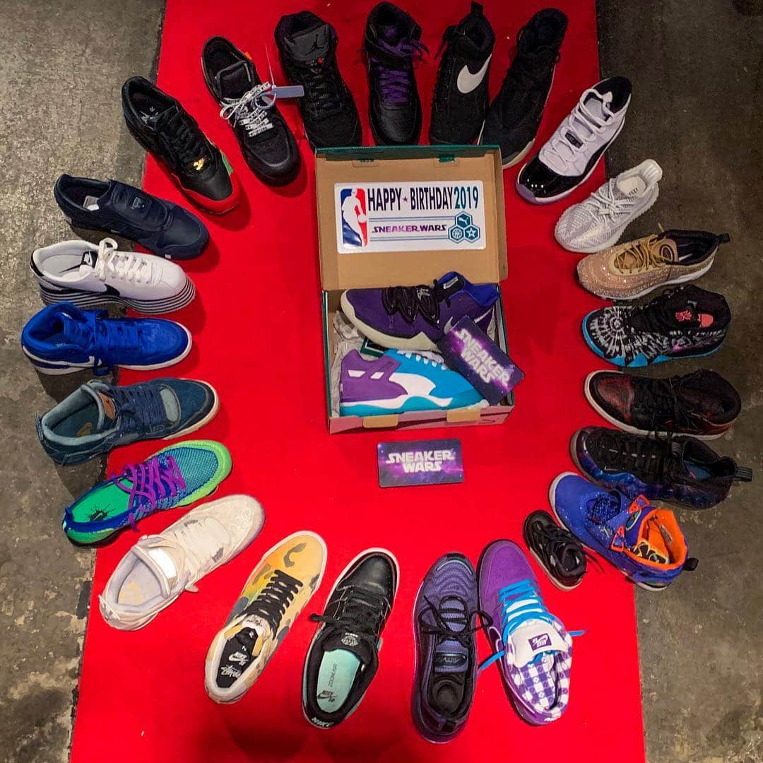 SneakerBox.jpのインスタグラム：「🎂HBD🎂 @sneaker_wars  @yasutagram0316 今日はウォーズカラーっぽいのをチョイスしました👍」