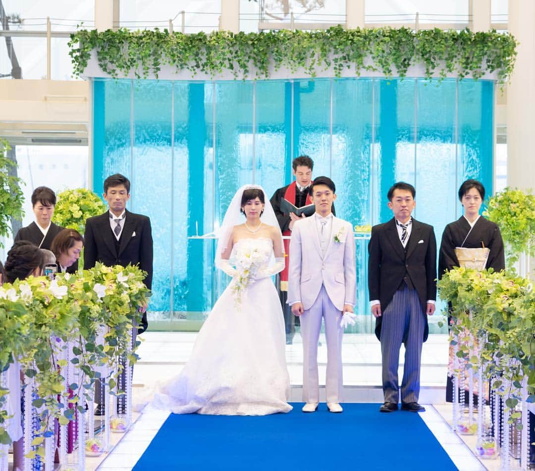 ルミアモーレさんのインスタグラム写真 - (ルミアモーレInstagram)「@baysidewedding_lumiamore をフォローして #ルミアモーレ のタグをつけて投稿してみてくださいね♬ ・。・。・。・。・。・。・。・。・。 . 家と家の結びつきを表す  #ファミリーオース  新しい家族が誕生する瞬間😌  これからどうぞよろしくお願いしますという気持ちを込めて…🌟 ． ・。・。・。・。・。・。・。・。・。 『#lumiamore』.『#ルミアモーレ 』 のハッシュタグをつけて お写真を投稿してくださいね♪♪. こちらの公式IGで取り上げさせていただきます＊. . #lumiamore #ルミアモーレ  #ベイサイド #浜松町  #wedding #weddingdress #結婚式 #f4f #l4l #bayside #結婚式場 #教会  #前撮り#プレ花嫁  #東京 #ロケフォト #結婚式準備 #卒花 #ウェディングドレス #日本中のプレ花嫁さんと繋がりたい  #ウェディングフォト #ウェディング」3月16日 21時44分 - baysidewedding_lumiamore