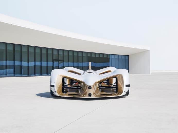 ルーカス・ディ・グラッシさんのインスタグラム写真 - (ルーカス・ディ・グラッシInstagram)「Robocar meets Niemeyer 😱 - 📸 @benedictredgrove 💥#Roborace #Robocar #Art #AI #Technology #Design」3月16日 22時09分 - lucasdigrassi