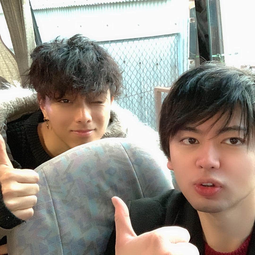砂川信哉さんのインスタグラム写真 - (砂川信哉Instagram)「#ケイドローン の時の写真。ミスター慶應の馬汗アブドゥラ君とトリッキング世界王者のDaisukeさん！ インスタで動画見られるけどマジでかっけぇ。 この後放送！」3月16日 22時10分 - sngw22