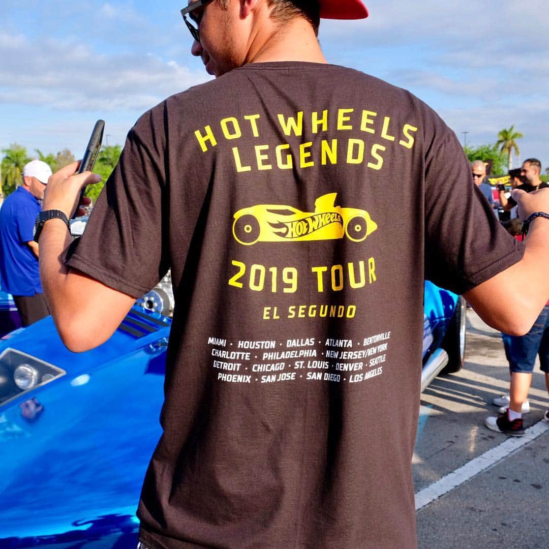 Hot Wheelsさんのインスタグラム写真 - (Hot WheelsInstagram)「We’re excited to kick off another epic year of the Hot Wheels Legends Tour. Tag #HotWheelsLegends to share what you got going on! Swipe thru to see some highlights and tune back in as we announce a winner for Miami! . . . #hotwheels #hotwheelscollector #hotwheelscollection #carshow #carsandcoffee #miami #florida #walmart」3月16日 22時21分 - hotwheelsofficial