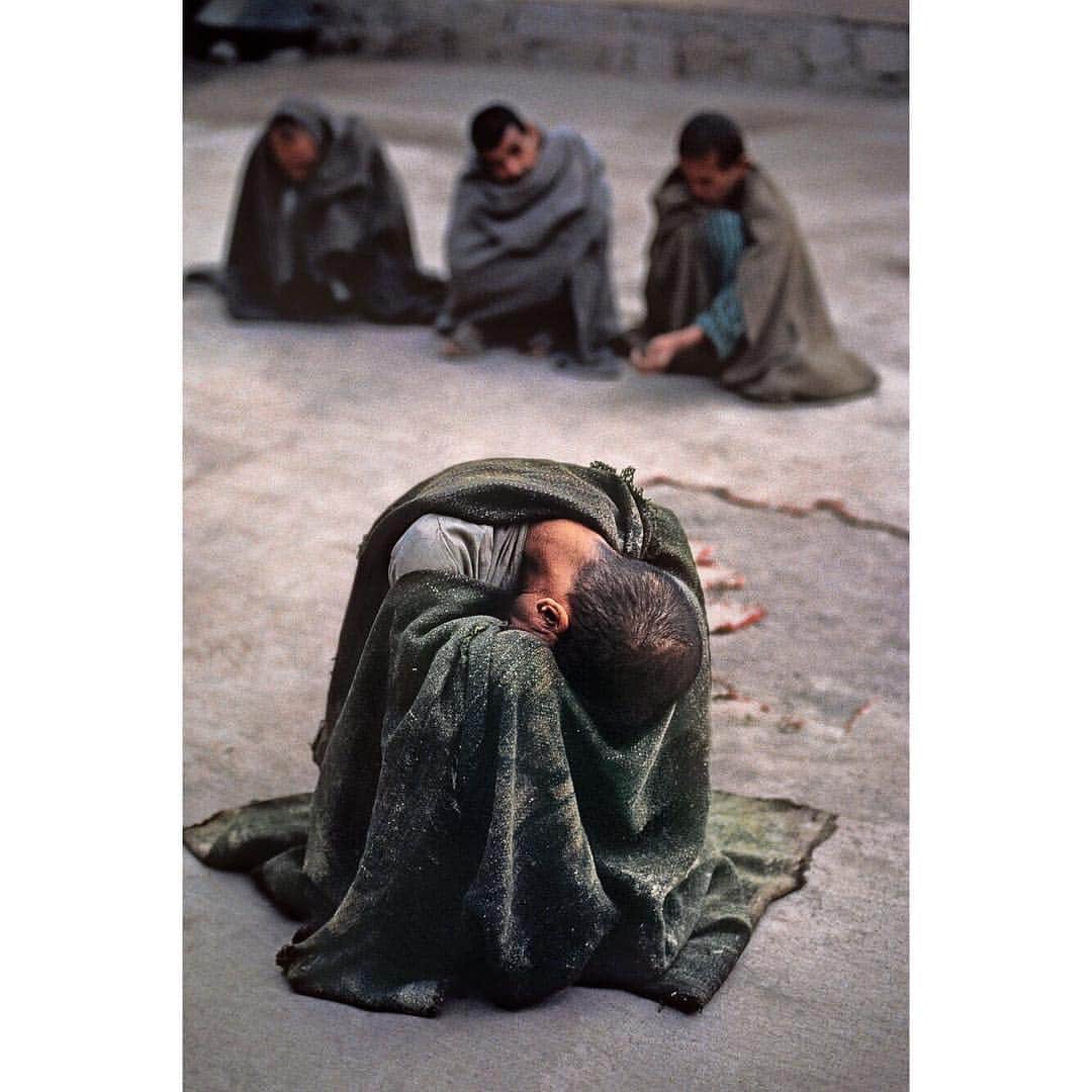 スティーブ・マカリーさんのインスタグラム写真 - (スティーブ・マカリーInstagram)「The brutality of war took its toll on soldiers and the populace alike. A patient at a hospital was kept in leg irons as he was a danger to his fellow inmates.  First image: #Jalalabad, #Afghanistan, 1992.  Second image: #Herat, #Afghanistan, 1992.」3月16日 22時33分 - stevemccurryofficial