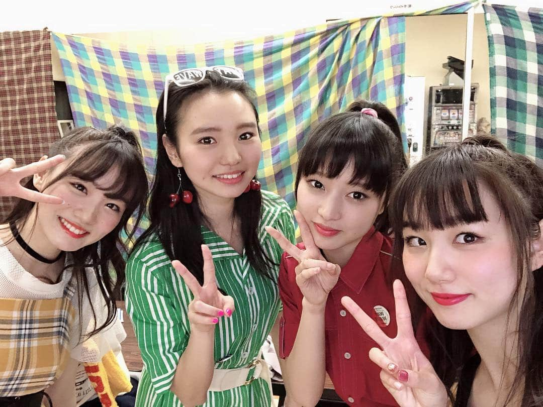 永山飛鳥さんのインスタグラム写真 - (永山飛鳥Instagram)「今回の名古屋で1番会いたかった WAY WAVEさん💓  姉妹ユニットなので、共感するとこたくさんあって話が弾みすぎました😂楽しかったな〜  またすぐ会う！そして、姉妹ユニットでなにかしたい😍  おもしろいこと考える！！ ライブはもうかっこよくて鳥肌でした✨✨歌声最高なお二人です💓  #あすきょう #双子 #姉妹 #ユニット #名古屋 #ライブ」3月16日 22時43分 - asuka_nagayama