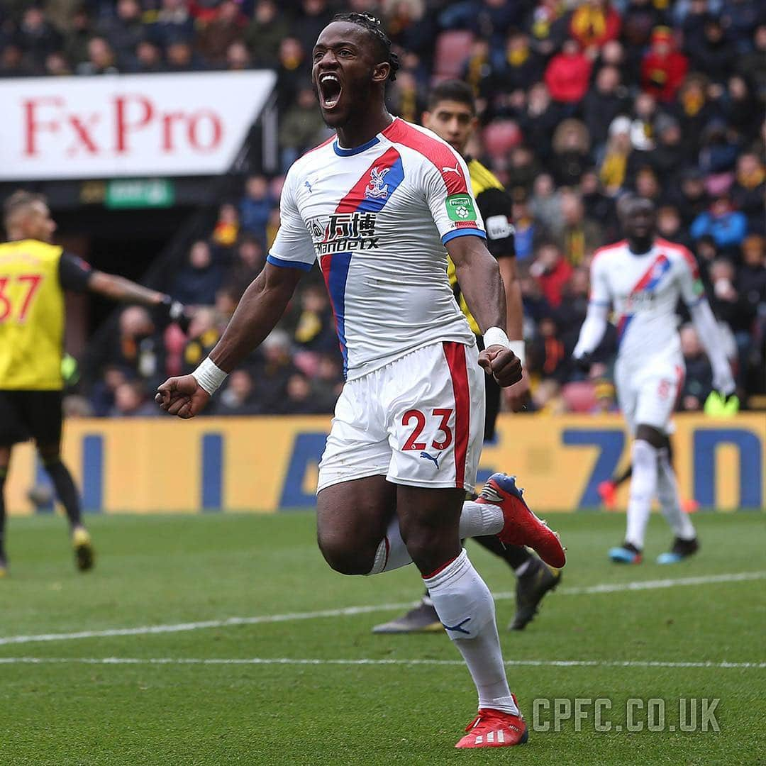 クリスタル・パレスFCさんのインスタグラム写真 - (クリスタル・パレスFCInstagram)「🦇 Come on! #CPFC 🦅」3月16日 22時45分 - cpfc