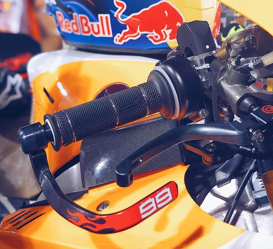 ホルヘ・ロレンソさんのインスタグラム写真 - (ホルヘ・ロレンソInstagram)「Grid details. #QatarGP」3月16日 22時45分 - jorgelorenzo99