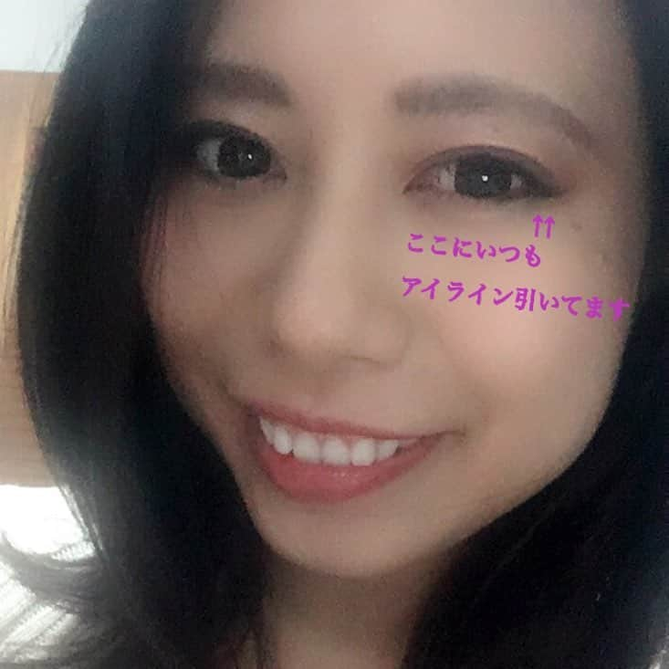 佐々木みえさんのインスタグラム写真 - (佐々木みえInstagram)「黒すぎず絶妙なお色でナチュラルメイクができちゃう(*´ω｀*) 私はチャコールブラックを使ってます。 スルスル描けるし使いやすいです！！シンプルでパッケージ可愛い💕  2019SS(春夏)の新作が出たよ！ ハッシュタグ「#シンプル映える」をつけて投稿するとプレゼントがあたるキャンペーンを開催中(((o(*ﾟ▽ﾟ*)o)))♡ NOR.（ノール） AIRFITLINER（エアフィットライナー） ￥1,300 （税抜き） （カラー） ・チャコールブラック ・アッシュブラウン ・バーガンディー  @nor._official  #NOR. #ノール #新商品コスメ #新発売コスメ #新発売化粧品 #コスメ #メイク #可愛い #コスメ好き #アイメイク #アイブロウ #コスメマニア #コスメ大好き #化粧品大好き #シンプル #ナチュラル #cosme #cosmetic #シンプル映え #ナチュ盛り  #アイライナー #エアフィットライナー」3月16日 23時00分 - ruby.sasamin