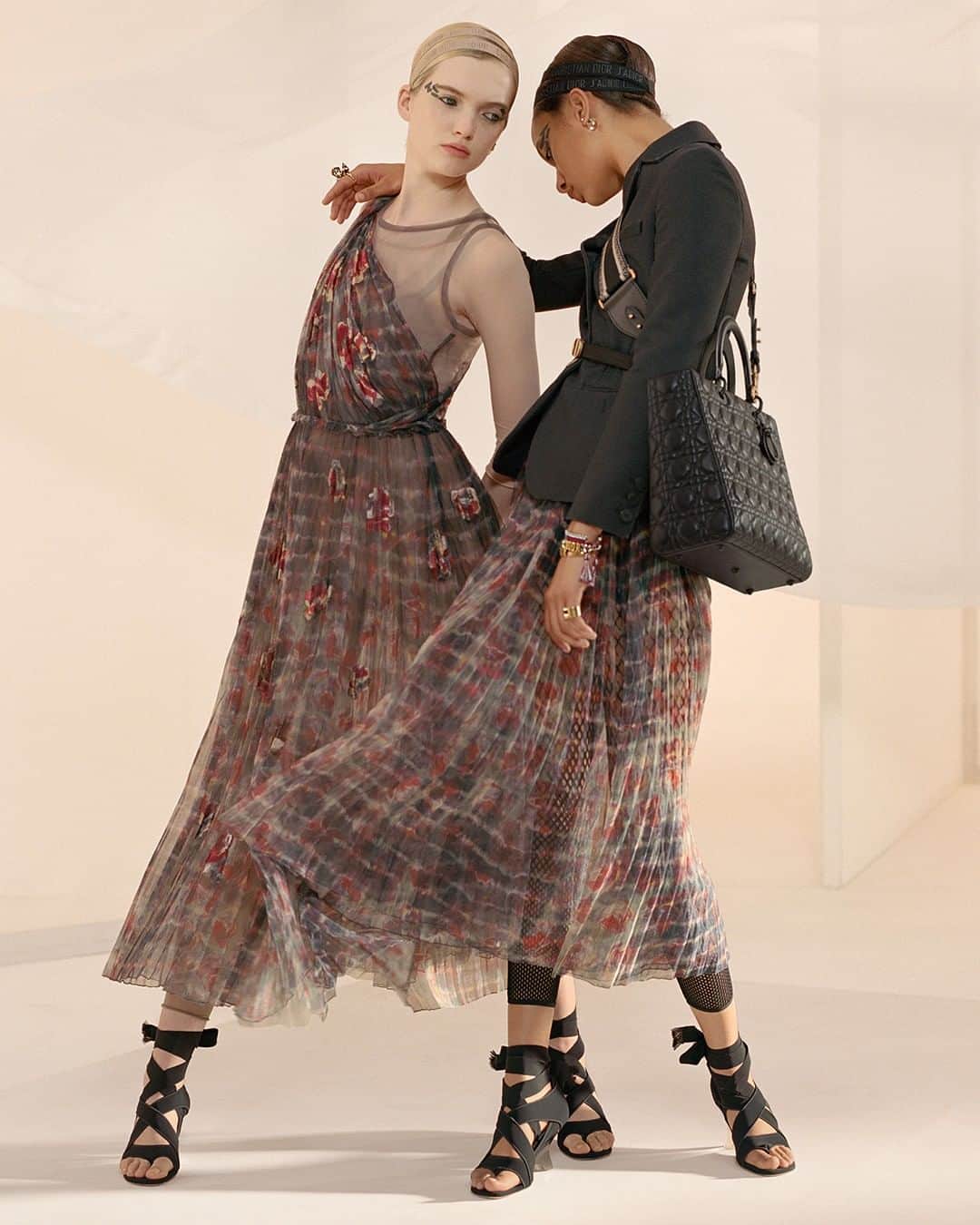 クリスチャンディオールさんのインスタグラム写真 - (クリスチャンディオールInstagram)「The freedom and emotion of dance is captured by @HarleyWeir in her shoot based on the Spring-Summer 2019 collection by #MariaGraziaChiuri. @RuthnotMay and @SelenaForrest show off their moves in their 'DiorEtoile' sandals matched with 'Lady Dior' totes.⁣ #DiorSS19⁣ ⁣」3月16日 23時00分 - dior
