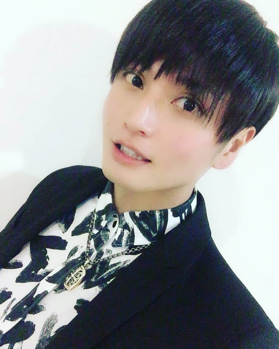 友常勇気さんのインスタグラム写真 - (友常勇気Instagram)「I'm into jacket style(๑´ㅂ`๑) #友常勇気  #ジャケットスタイル #最近ハマってます #そうそう #数日前 #髪切った」3月16日 22時54分 - yuki_tomotsune