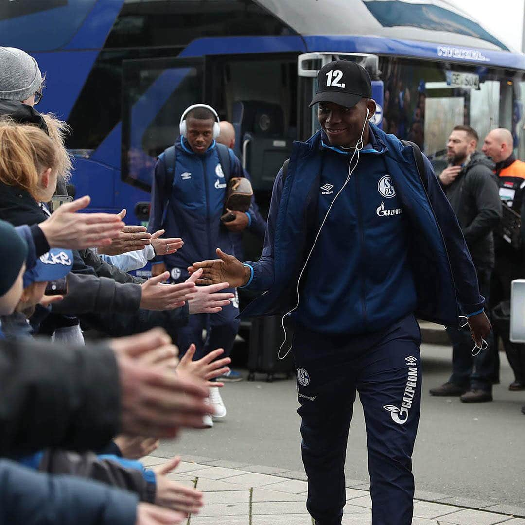 シャルケ04さんのインスタグラム写真 - (シャルケ04Instagram)「Come on, boys! 🔵📸⚪️ . 35 - @alexandernuebel  2 - @west.mckennie  5 - @mnastasic_5  7 - @markuth  8 - @suatserdar8  13 - @rudy_sebastian19  17 - @benjaminstambouli  24 - @bastianoczipka  26 - @doudou_salouf  27 - @jeffreybruma  36 - @breelembolo97 . . #S04RBL #S04 #Schalke #Matchday #Bundesliga #Football #Soccer #Knappen #🔵⚪️」3月16日 23時00分 - s04