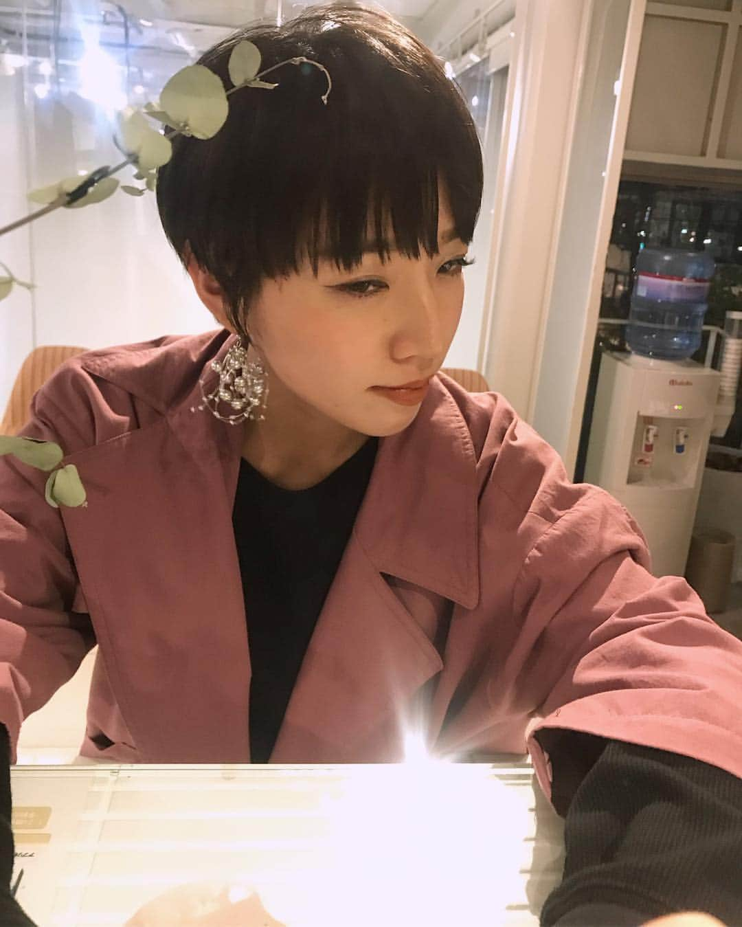 ショートヘアカタログ・紺野 善仙さんのインスタグラム写真 - (ショートヘアカタログ・紺野 善仙Instagram)「耳出しましょう2019s/s もちろん女性らしさを残して #紺野ショート #耳出しショート @___i__a__n___」3月16日 23時08分 - nori190