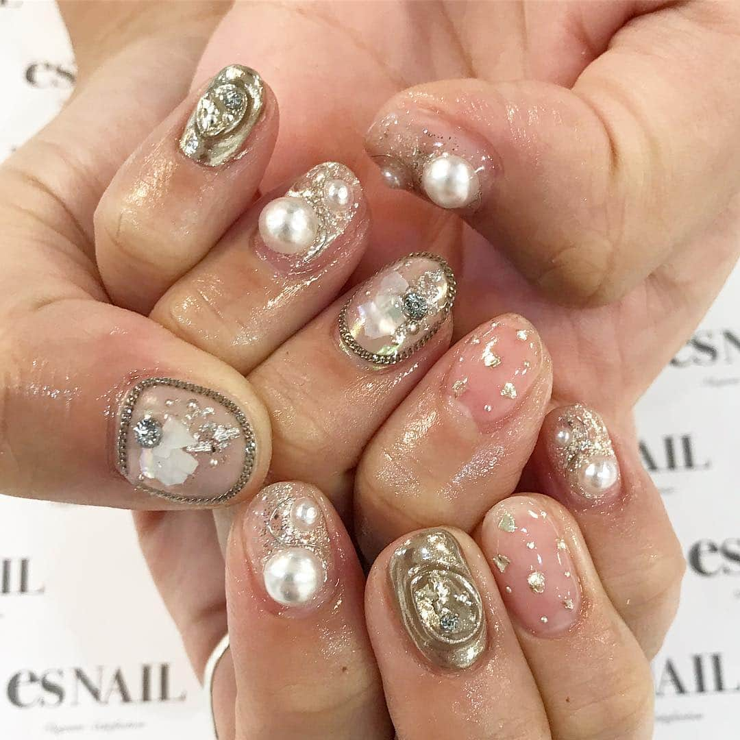 esNAILさんのインスタグラム写真 - (esNAILInstagram)「. #nail#nails#nailart#naildesign#esnail#esnail_shibuya#gelnail#ネイル#エスネイル#ジェルネイル#esネイル#ネイルデザイン#美甲#newnail @esnail_la」3月16日 23時05分 - esnail_japan