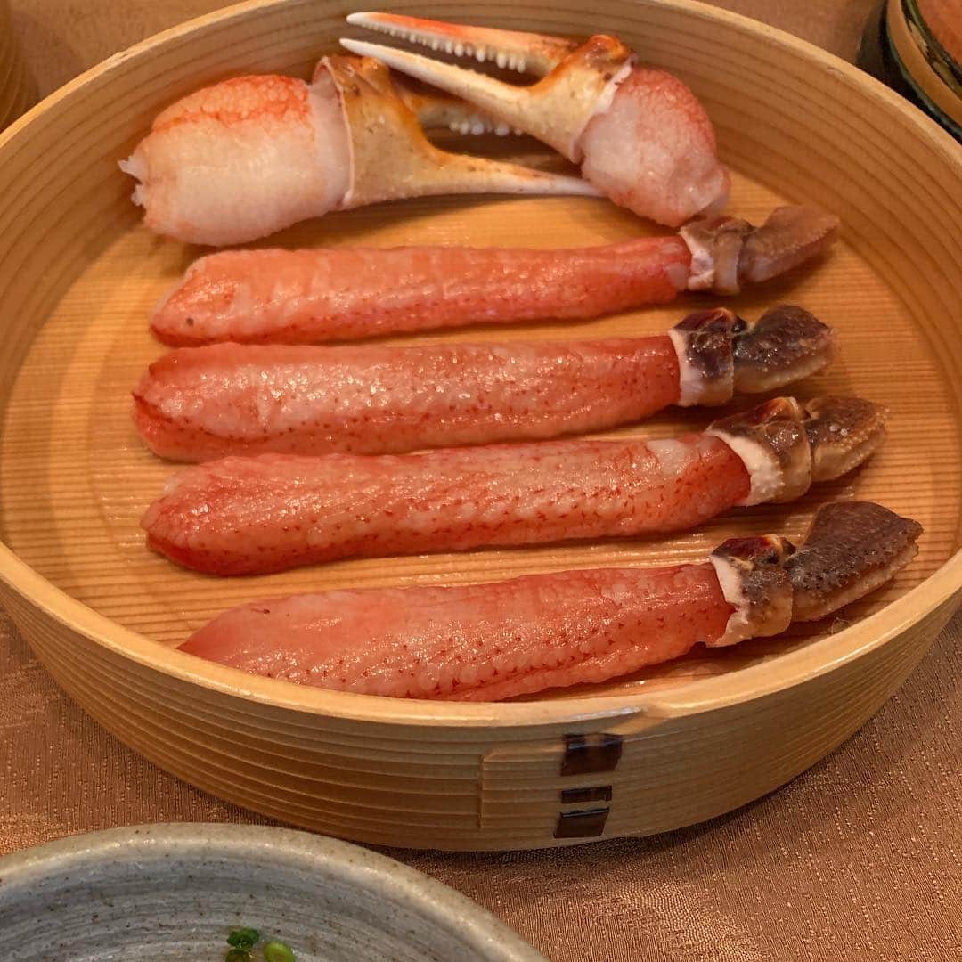 岸本加世子さんのインスタグラム写真 - (岸本加世子Instagram)「蟹しゃぶをご馳走になりました。毛ガニも甘くて美味しかった！ご馳走さまでした！」3月16日 23時09分 - kayokokishimoto