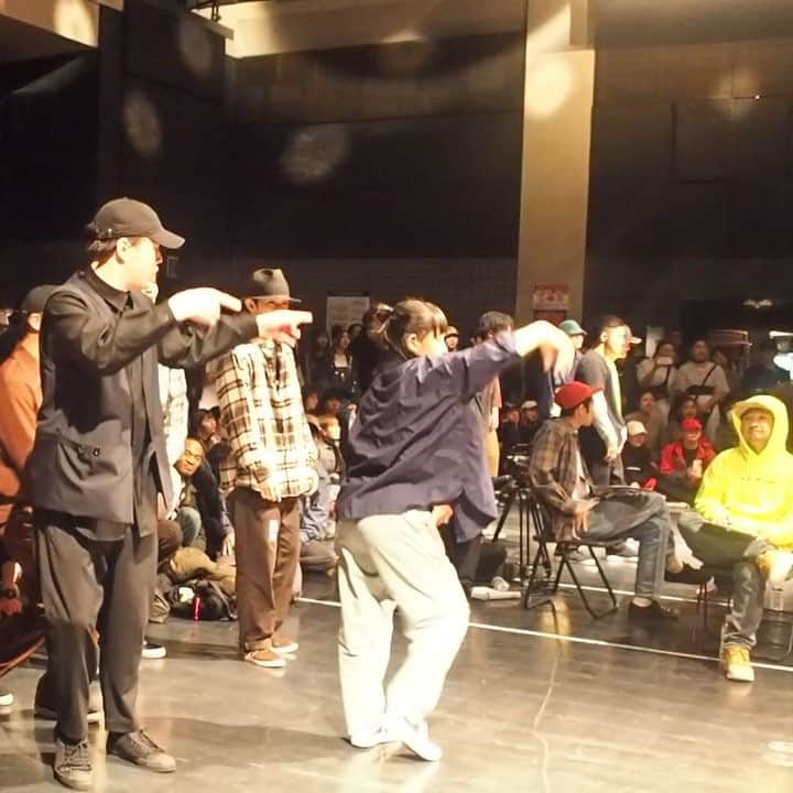 のインスタグラム：「ダンス💃 大人数でダンスの大会に出るのも楽しい！ その時のあやめの踊りです⭐️ #dance #dancebattle #battle #popping #animation #boogaloo #groove #music #feel #wave #air #robot #dancer #dancedancedance #hiphop #hiphopmusic #rap #natural #move #crew #world」