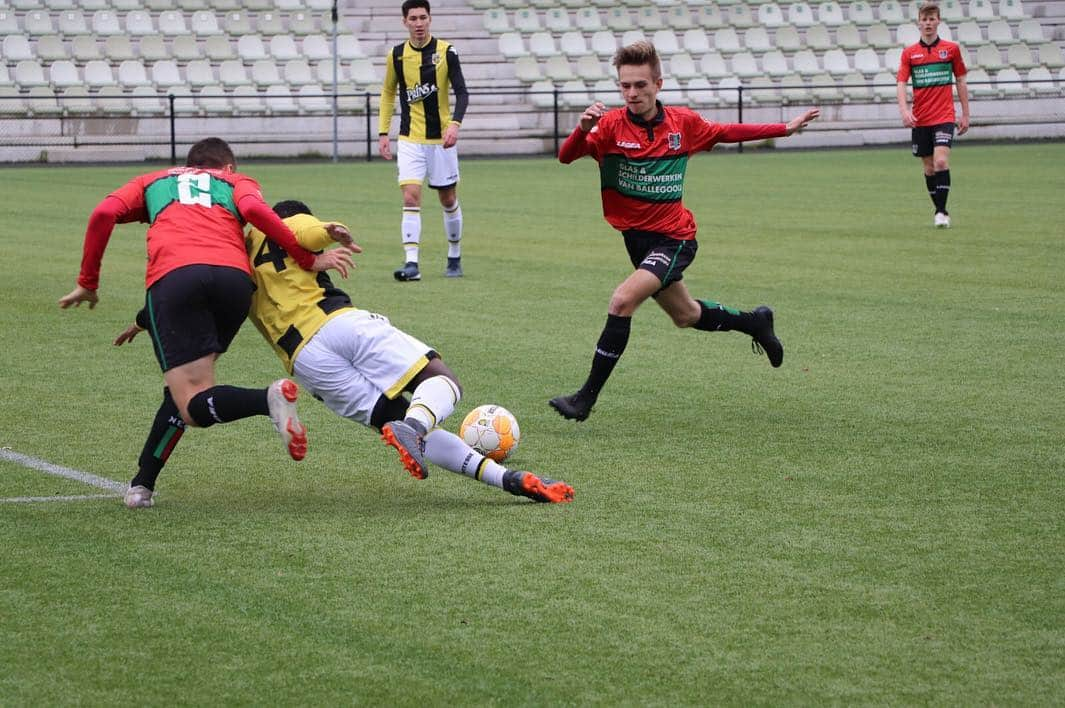 フィテッセさんのインスタグラム写真 - (フィテッセInstagram)「⚔️ De Academiewedstrijd van de Maand én Gelderse derby vs NEC 017 eindigde in 1-1. ⠀⠀⠀⠀⠀⠀⠀⠀ 🦅 Onze 017 kopte in de laatste minuut de meer dan verdiende gelijkmaker tegen de touwen! 💪🏻 ⠀⠀⠀⠀⠀⠀⠀⠀ #Academie #vitnec」3月16日 23時43分 - mijnvitesse