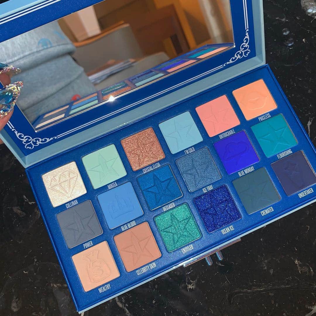 Jeffree Star Cosmeticsさんのインスタグラム写真 - (Jeffree Star CosmeticsInstagram)「One of a kind... 💎💦🦋💙 The #BlueBlood palette launching MAR. 29TH! #jeffreestarcosmetics #bluebloodpalette」3月16日 23時43分 - jeffreestarcosmetics