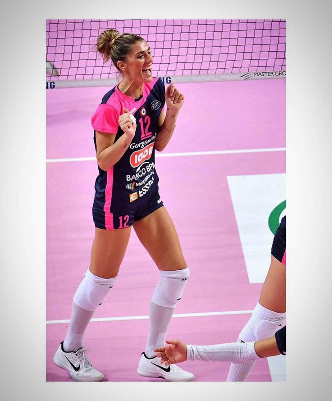 フランチェスカ・ピッチニーニさんのインスタグラム写真 - (フランチェスカ・ピッチニーニInstagram)「🔥Game day🔥 Novara vs Busto #volleyball #passion #mylife #love #freedom #solocosebelle  #woman #play #picoftheday #instaphoto 👱🏻‍♀️🏐」3月16日 23時38分 - francescapiccinini12