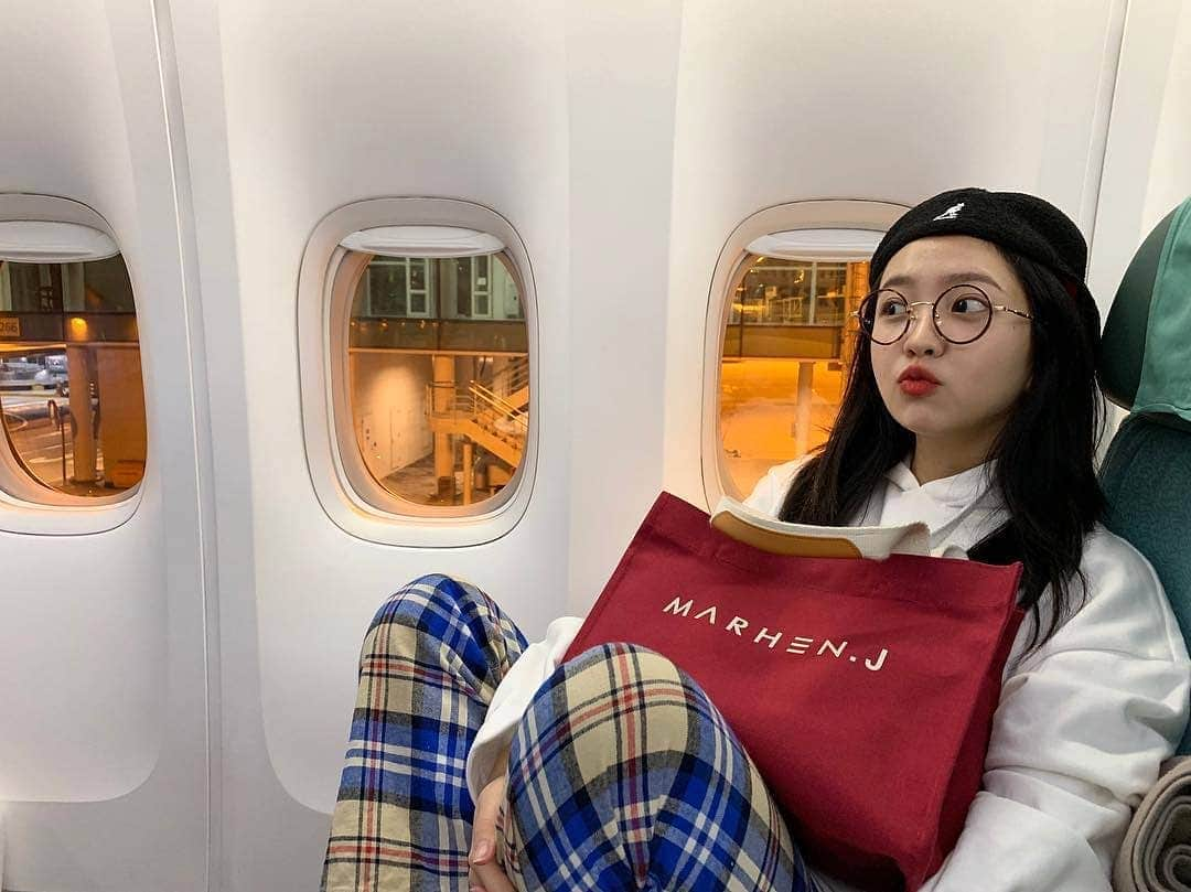 イェリさんのインスタグラム写真 - (イェリInstagram)「Have a safe trip & have fun Yermie~💕😊 #REDVELVET #YERI #레드벨벳 #예리」3月16日 23時49分 - redvelvet_yeri