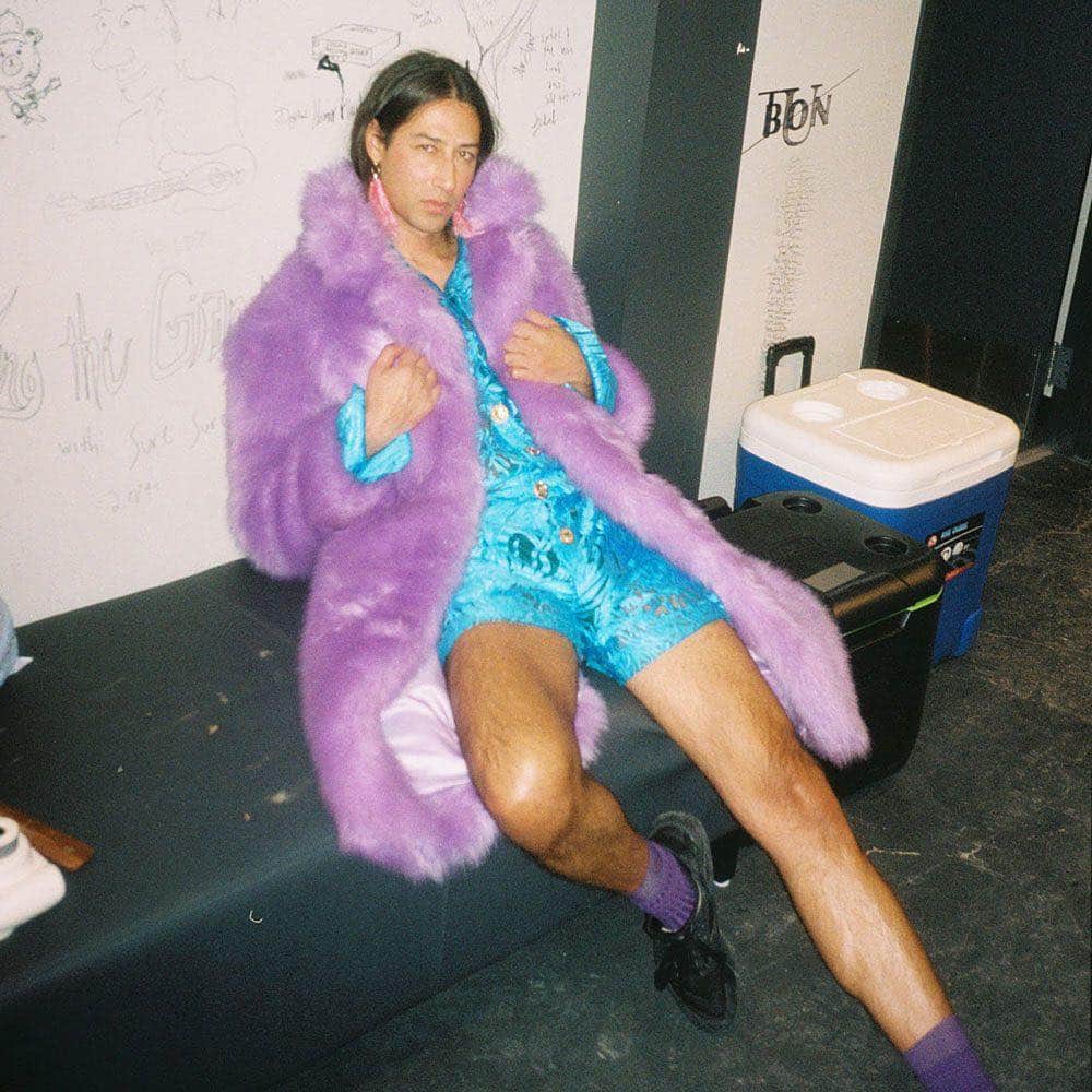 Vogue Runwayさんのインスタグラム写真 - (Vogue RunwayInstagram)「Currently supporting @robynkonichiwa on tour, British artist @kindnessmusic is inspiring a certain kind of joy with their tour wardrobe. The producer and singer-songwriter brought gauzy looks by rising Swedish designer Selam Fessahaye (@zelamfezzahaye) to the massive stadiums that they’ve been playing across the country. After five years without a new release of their own, Kindness returned last week with the Robyn-featuring “Cry Everything,” so it’s only natural that they’re accompanying Robyn on tour. At the link in our bio, Kindness gives a behind-the-scenes view of life and style on the road with Robyn. Photo by @hannahtw」3月17日 0時03分 - voguerunway