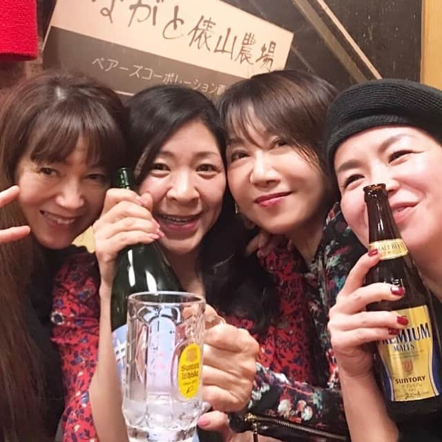 奈美悦子さんのインスタグラム写真 - (奈美悦子Instagram)「今夜は女子会❣️#楽しい時間 #飲み会 #女子会#酔っ払い#友達#藤真利子ちゃん」3月17日 0時46分 - nami.etsuko