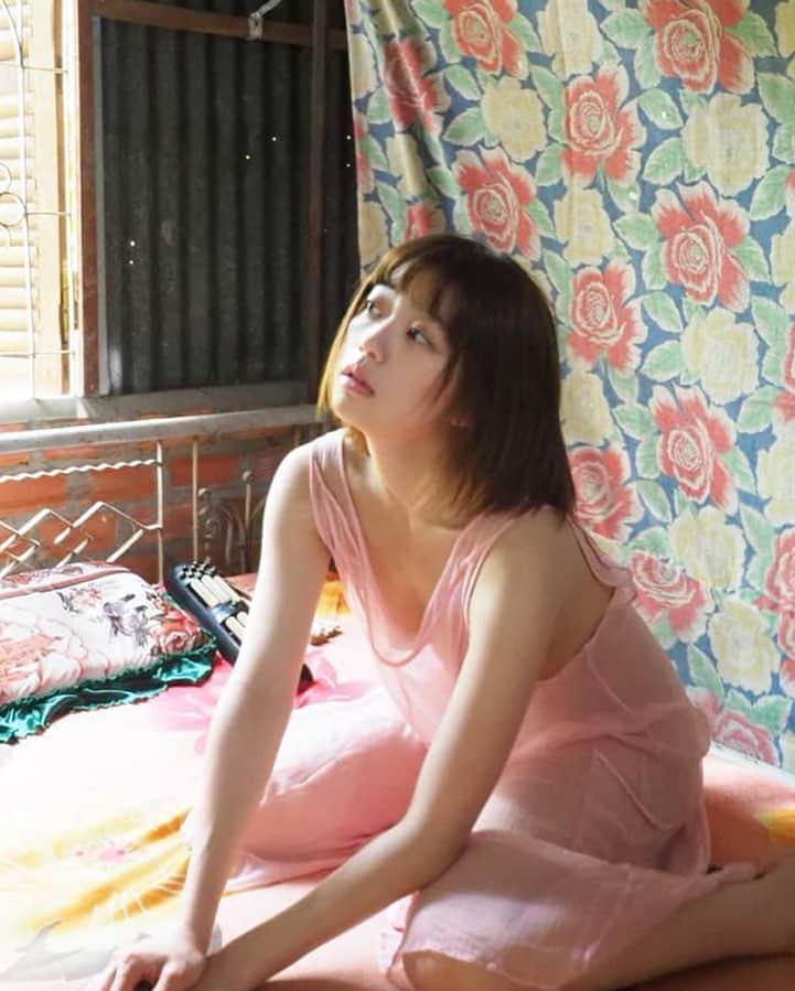 冨手麻妙さんのインスタグラム写真 - (冨手麻妙Instagram)「25歳！！！！！こんにちは！！！！！」3月17日 0時52分 - amitomite