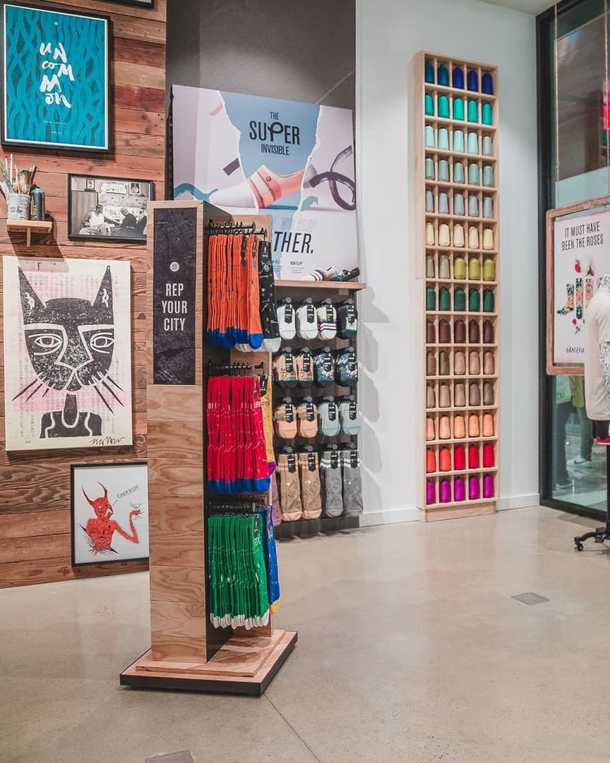Stanceさんのインスタグラム写真 - (StanceInstagram)「We're proud to present our newest Stance retail space at the brand new Hudson Yards in NYC. 🙌 We're fully stocked with the latest in Socks, Underwear, Intimates and T-shirts; stop by if you're in the area📍 Special thanks to @thebrooklynpress, @katzsdeli, and @otherhalfnyc for making it a memorable opening!  #StanceHudsonYards」3月17日 0時55分 - stanceofficial