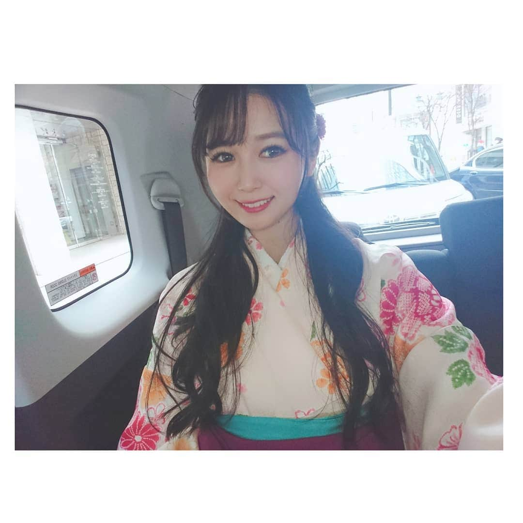 荒井つかささんのインスタグラム写真 - (荒井つかさInstagram)「イベントの次の日はどうしても月曜日な気がしてしまう👀 . . 撮影会レポブログ今日更新します(♡) . . #スムース撮影会 #荒井つかさ #撮影会 #イベント #袴 #ヘアアレンジ #ロングヘア #ハーフアップ #黒髪アレンジ」3月17日 11時50分 - 22tuttu_