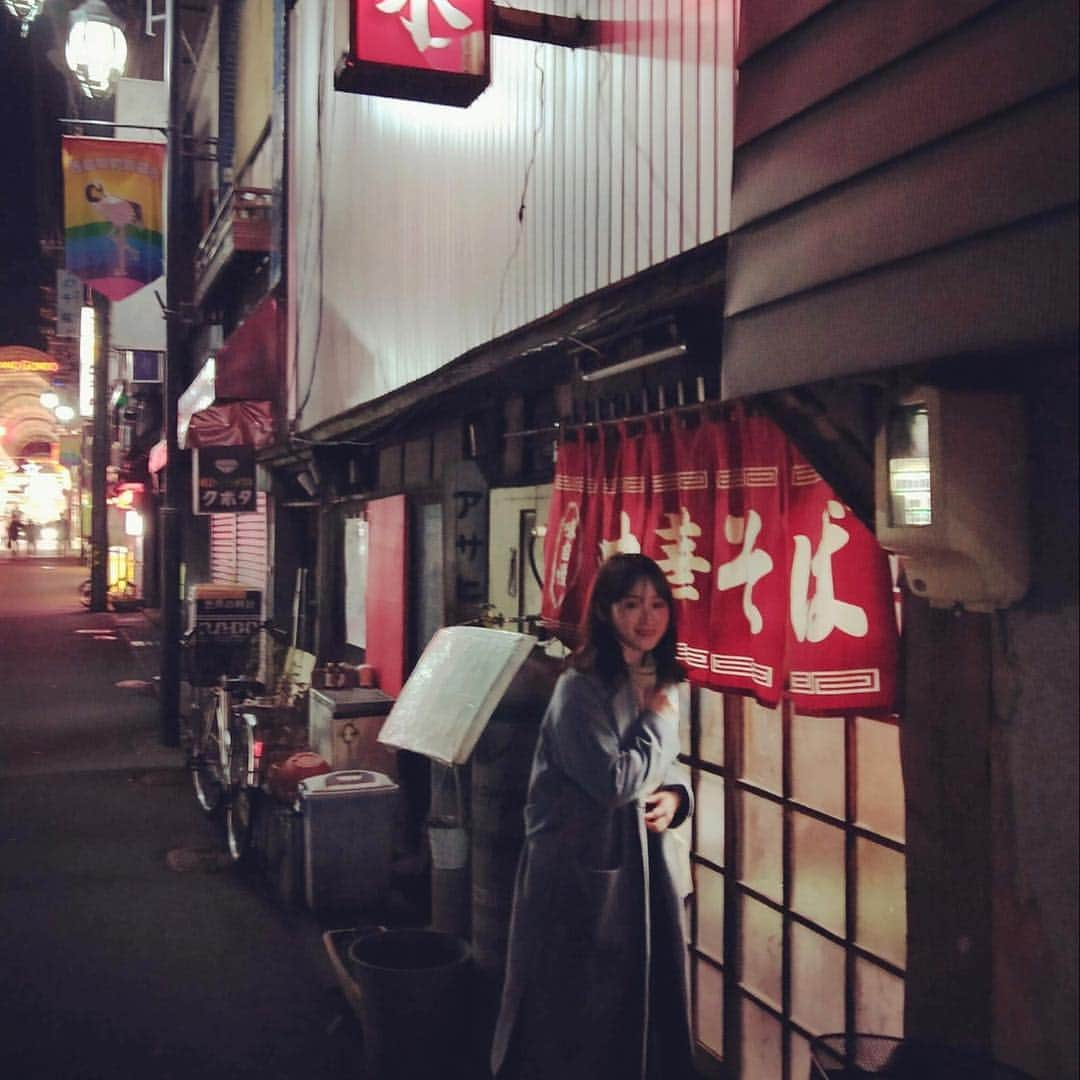 本谷亜紀さんのインスタグラム写真 - (本谷亜紀Instagram)「長野で50年以上続く老舗のラーメン店😊本当に映画のセットのような雰囲気の中、とっても優しくいお母さんのような、女将さんの作るラーメン🍜個人的に2枚目の写真、気に入ってます🙇‍♀️🥰 #白水 #長野ラーメン #ラーメン #らーめん #拉麺 #라면#ramen#noodle  #つけ麺 #まぜそば #汁なし #麺 #麺活 #ラーメン巡り #ラーメンインスタグラマー #麺スタグラム #rameninstagramer  #travel #foodie」3月17日 11時58分 - akichi0518_ramen