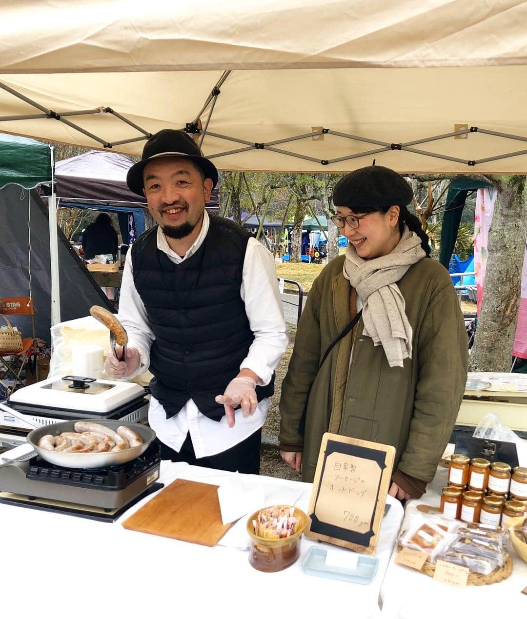 CHIPPRUSONのインスタグラム：「四月の魚、トメさんの自家製ソーセージのホットドッグ！ @ciaotome」