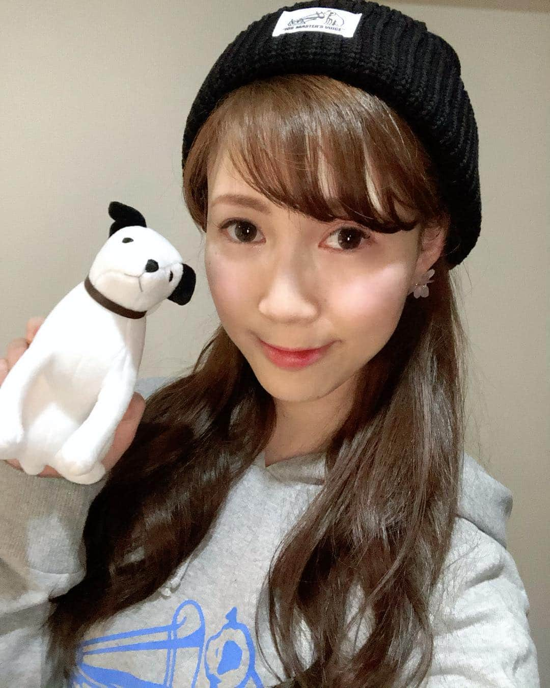 若林愛さんのインスタグラム写真 - (若林愛Instagram)「恵ちゃんとビクターロック祭り2019へ💕福袋に帽子をはじめニッパーくんグッズがいっぱい入ってた🤭✨ . . . . . . #ビクターロック祭り #ニッパーくん #ニッパー犬 #福袋 #ニッパーグッズ #幕張メッセ」3月17日 10時44分 - megumi.cl