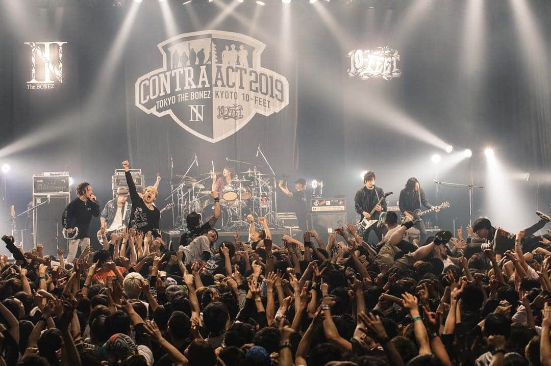 NAOKIさんのインスタグラム写真 - (NAOKIInstagram)「The BONEZ×10-FEET 「Contra Act 2019」  3ヶ所あっというまやったなー。  余韻。。。 photo by @ysz.photo」3月17日 10時46分 - naoki_10feet