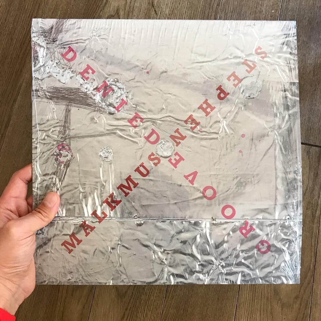 山田稔明さんのインスタグラム写真 - (山田稔明Instagram)「これも大阪で買ってきたレコード。スティーブン・マルクマス御大の新譜はギターを手放して、謎のシンセポップエレクトロワールドが展開されている…。 #買ったレコード #買ったレコード2019 #stephenmalkmus」3月17日 11時15分 - toshiakiyamada