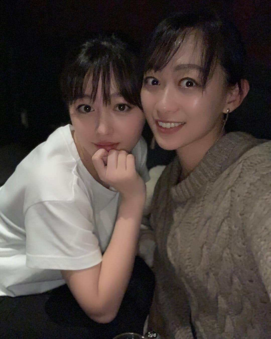 久住小春さんのインスタグラム写真 - (久住小春Instagram)「久々りーな☺︎お誕生日おめでとぉぉぉ☺️ #なぜ半袖なのかはふれないでください」3月17日 11時28分 - koharu_kusumi.official