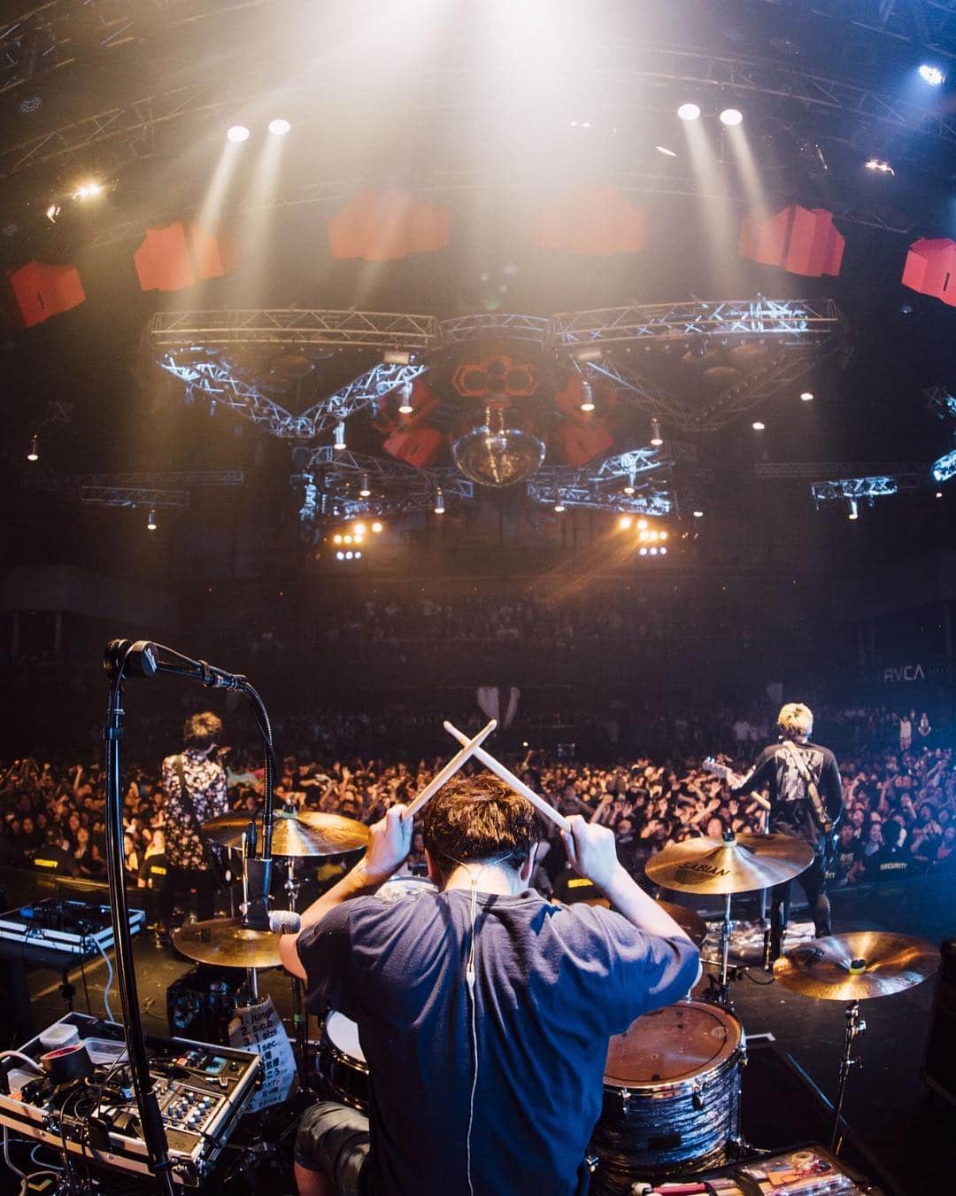 こーいちのインスタグラム：「あー楽しかった。  #10feet  #thebonez  #contraact2019  photo by @ysz.photo」