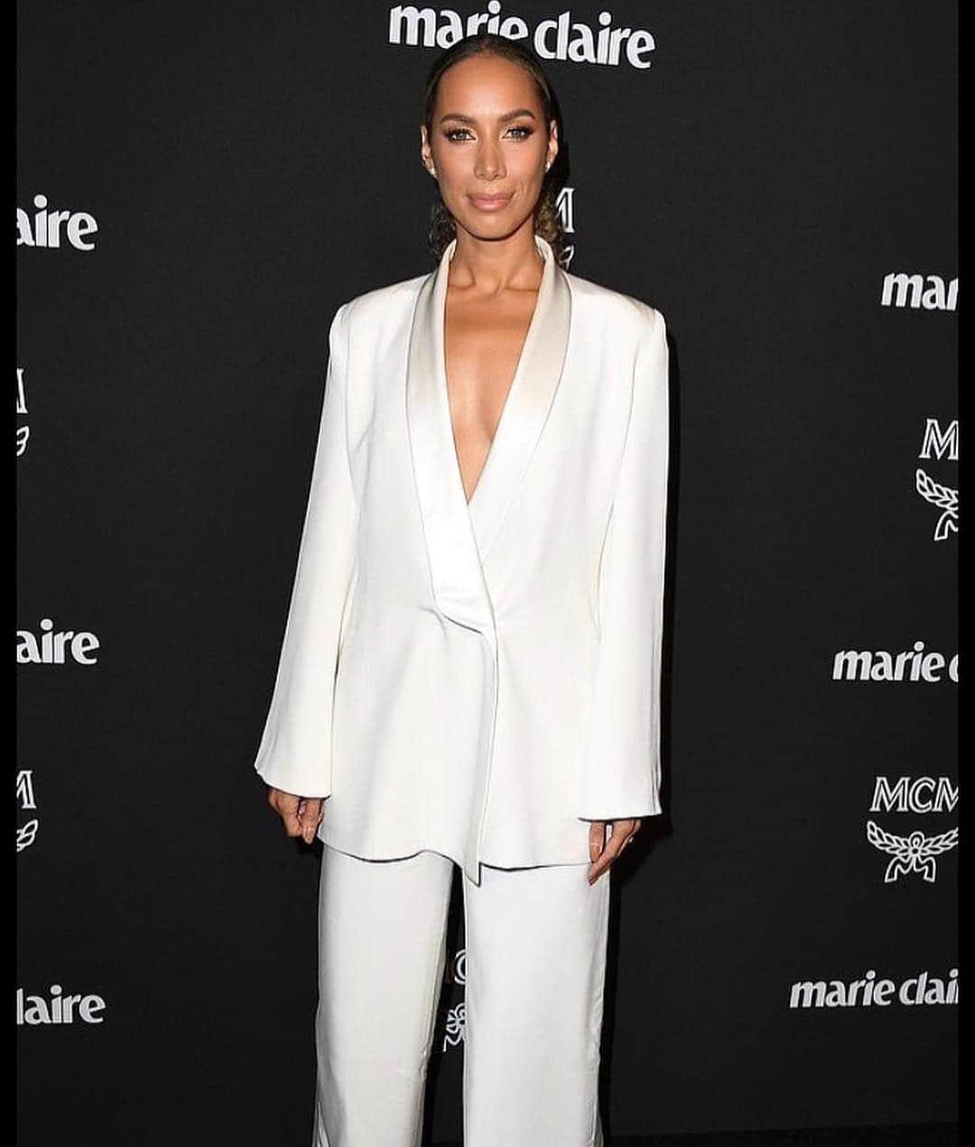 レオナ・ルイスのインスタグラム：「Love me a good power suit 👊🏾💕@marieclairemag @ongoajpairamofficial ✨」