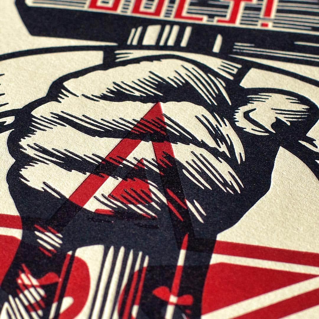 Shepard Faireyさんのインスタグラム写真 - (Shepard FaireyInstagram)「HAMMER AND FIST AVAILABLE TUESDAY, MARCH 19TH!⁣⠀ ⠀⠀⠀⠀⠀⠀⠀⠀⠀ As I develop the work for my 30th anniversary, I’m revisiting some classic images from throughout my career and exploring alternate compositions. I felt that this reconfiguration of my Hammer & Fist from 2000 worked well for a letterpress print. So there you have it. - Shepard ⠀⠀⠀⠀⠀⠀⠀⠀⠀ Hammer and Fist Letterpress on cream cotton paper with hand-deckled edges. 10 x 13 inches. Signed by Shepard Fairey. Numbered edition of 450. $65. Obey publishing chop in lower left corner. Available Tuesday, March 19 @ 10AM PST at store.obeygiant.com/collections/prints. Max order: 1 per customer/household. Multiple orders will be refunded. International customers are responsible for import fees due upon delivery.⁣」3月17日 2時49分 - obeygiant