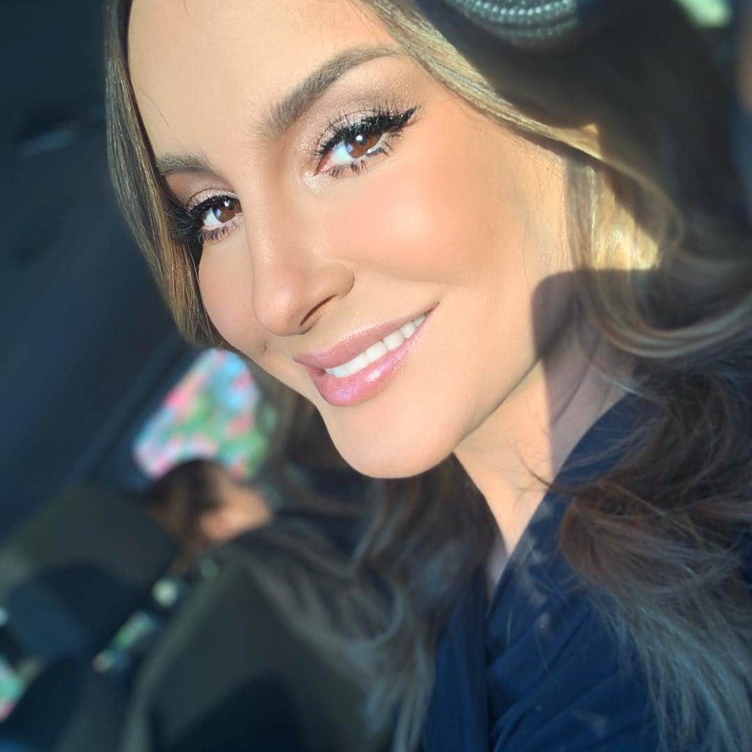 Claudia Leitteのインスタグラム：「✨ Maternal Flame」