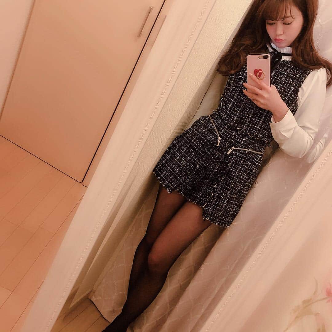 のインスタグラム：「． ． 昨日の私服👗 ． サンリオピューロランド 行ってきたけど楽しかったぁ💕 ． 少しずつ写真アップしていこうかなっ🎶 ． ． #みいこーで」