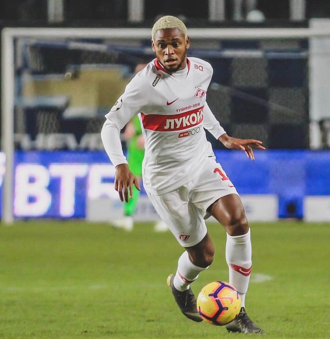 ルイス・アドリアーノのインスタグラム：「Boas notícias para todos os adeptos do Spartak. O nosso próximo jogo contra Zenit vai ser disponível para assistir ao vivo no canal YouTube de Premier Liga russa. ⠀ O jogo vai começar  17.3.2019 às 4:55pm CET aqui:  https://youtu.be/1giiSA-gBsM @fcsm_official 🔴⚪️」