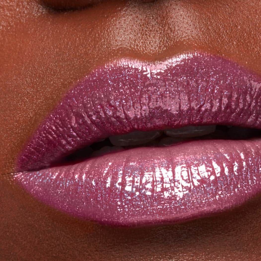 Smashboxのインスタグラム：「Inspired by Aura Amethyst, Crystalized Gloss Angeles Lip Gloss in 🔮 Ya Heal Me? 🔮 A light purple with multicolor pearl that nourishes with Vitamin E. #GetCrystalized」