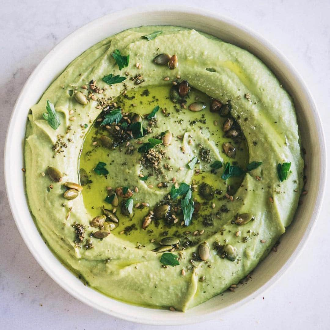 Whole Foods Marketさんのインスタグラム写真 - (Whole Foods MarketInstagram)「Upgrade #snacktime with this green miso #hummus from @localhaven: chickpeas, miso, scallions, cilantro, lemon 🍋, tahini, cumin, garlic and olive oil. #Hummus #MakesMeWhole」3月17日 4時10分 - wholefoods