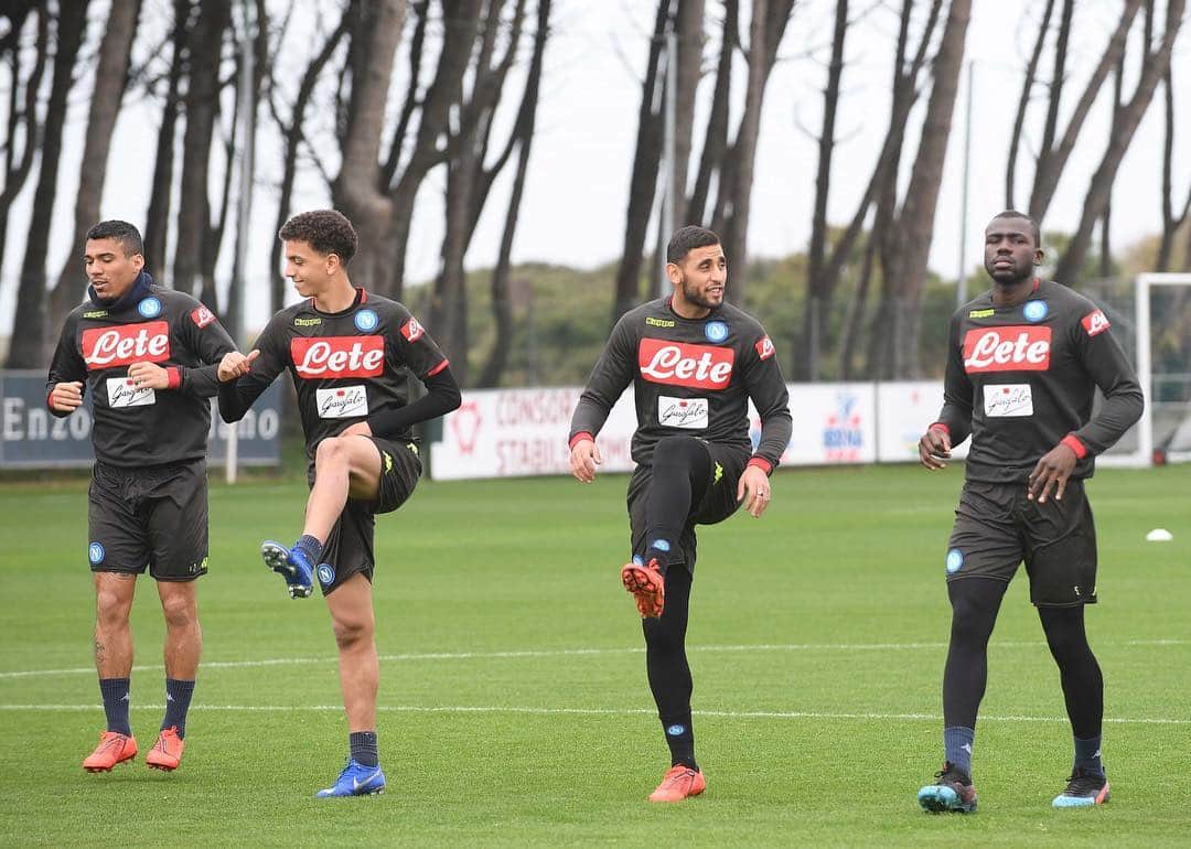 SSCナポリさんのインスタグラム写真 - (SSCナポリInstagram)「🏃🏻‍♂️ This morning 👉 #WorkOut 💙 #ForzaNapoliSempre」3月17日 4時20分 - officialsscnapoli