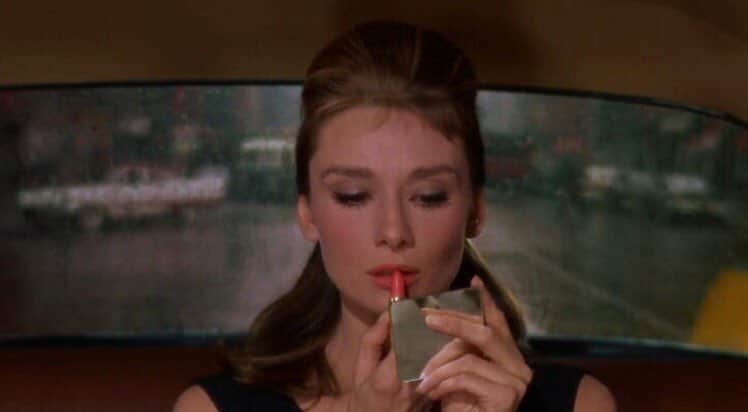 ELLE Germanyさんのインスタグラム写真 - (ELLE GermanyInstagram)「Coming!!!🍾🍸✨ #leweekend @soaudreyhepburn」3月17日 4時31分 - ellegermany