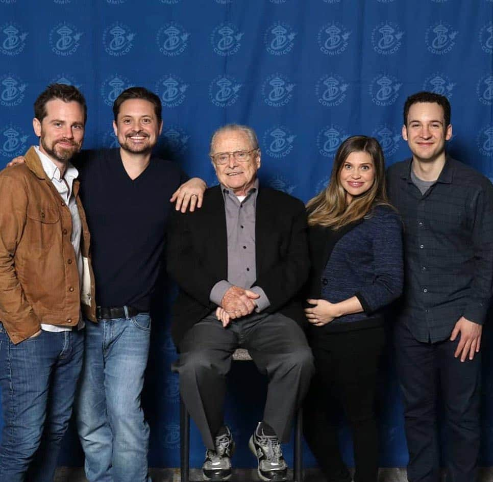 People Magazineさんのインスタグラム写真 - (People MagazineInstagram)「Class is back in session for the stars of Boy Meets World! 💙 |#Regram @daniellefishel」3月17日 4時41分 - people