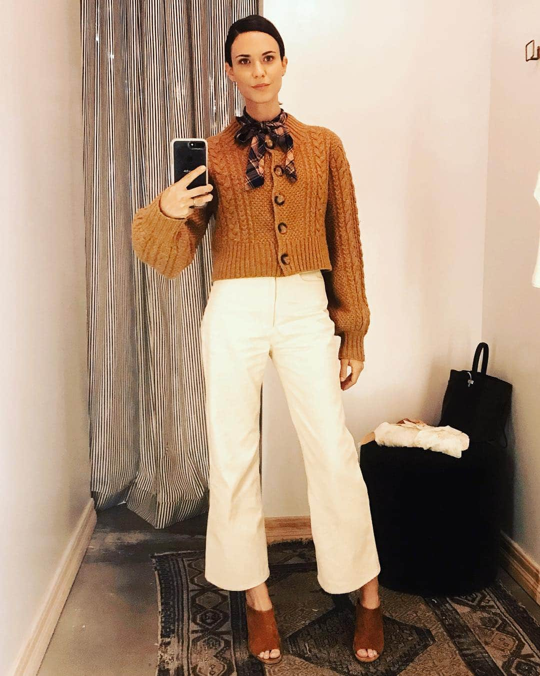 オデット・アナブルさんのインスタグラム写真 - (オデット・アナブルInstagram)「Just an FYI... your fitting rooms give good mirror selfies @thisisthegreat_ and your new sleepwear collection are what dreams are made of.」3月17日 4時38分 - odetteannable